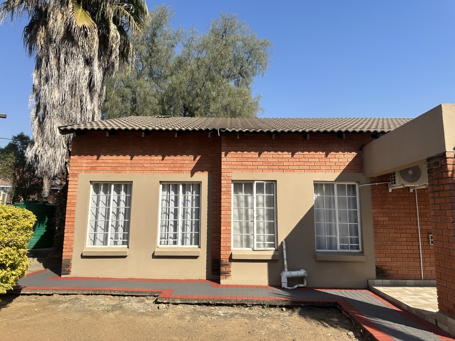 To Let 3 Bedroom Property for Rent in Protea Park North West